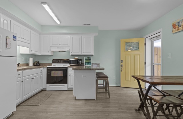 Oceanside/Pet Friendly Condo-Boardwalk Shores B