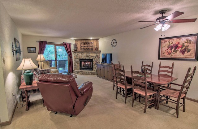 Peaceful 2B Condo - Clubhouse Access!