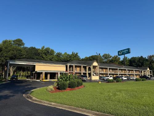 Quality Inn 