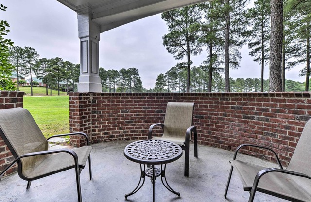 Resort-Style Condo/Suite on Golf Course w/ Pool!
