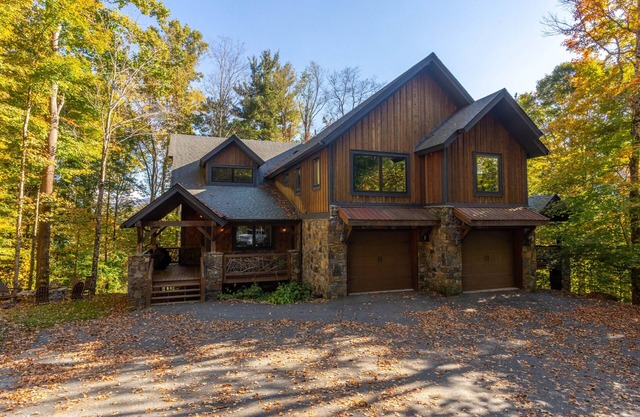 Rustic Cedar Rock Townhome at Eagles Nest - Front of the mountain, hot tub, firepit, pool table!