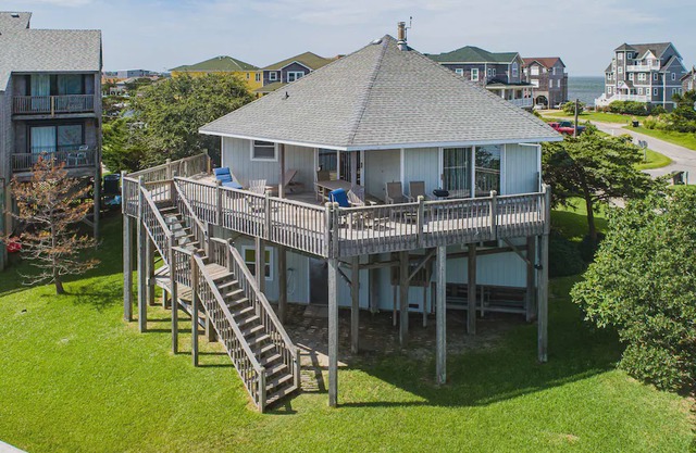 Salty T - Stunning 3 Bedroom Canalfront Home in Frisco