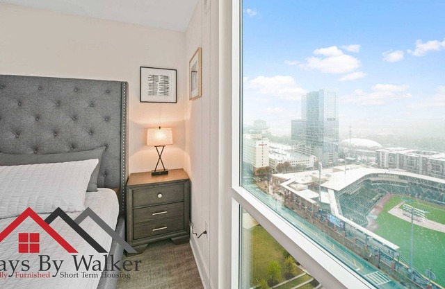 StaysByWalker Uptown High Rise Studio! KingBed