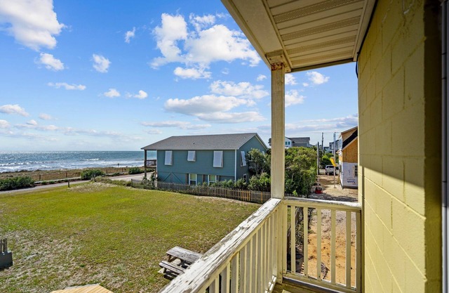 "Sunseeker Inn" suite 6