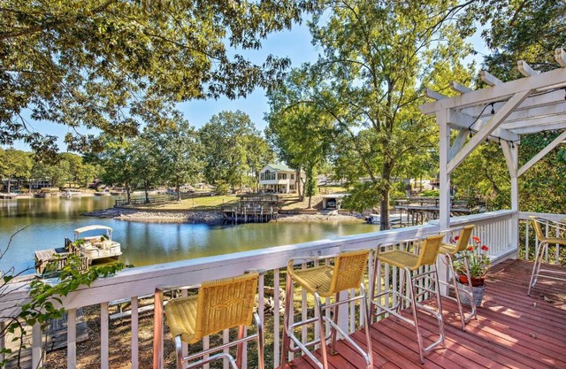 Waterfront Badin Deck 