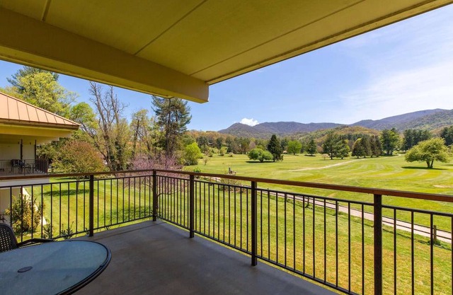 Waynesville Inn & Golf Club, Trademark Collection by Wyndham