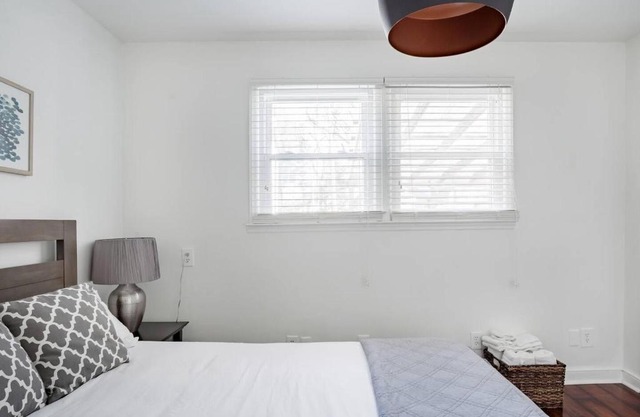 Wonderful Home in the city - Walk to everything