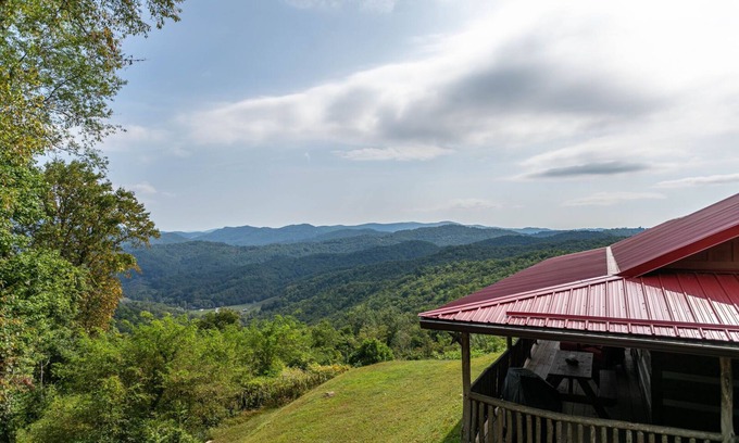 Banner Elk Cabin | 1 Million Dollar View- Close to Banner Elk! Screened porch, hot tub, theater room!