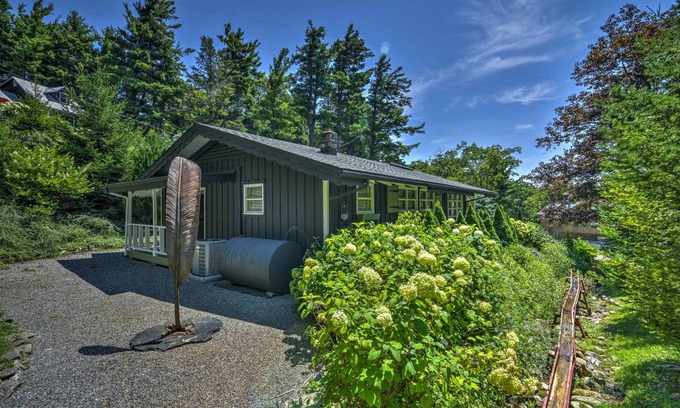 Little Switzerland Cottage | 102 m² Cabin ∙ 2 bedrooms ∙ 4 guests