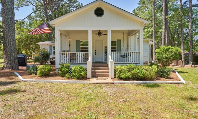 Southern Pines House | 102 m² House ∙ 3 bedrooms ∙ 5 guests