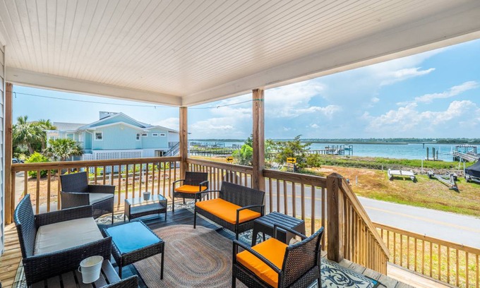 Topsail Beach House | 102 m² House ∙ 3 bedrooms ∙ 6 guests
