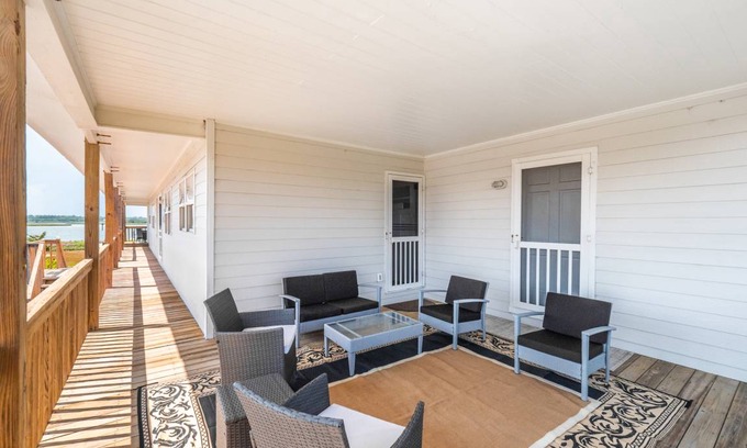 Topsail Beach House | 102 m² House ∙ 3 bedrooms ∙ 6 guests