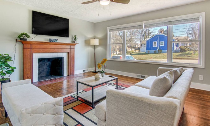 Asheville House | 102 m² House ∙ 3 bedrooms ∙ 7 guests