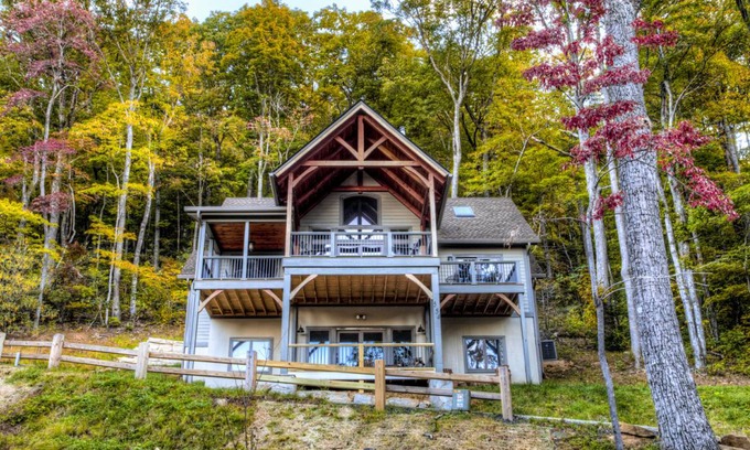 Black Mountain House | 108 m² House ∙ 5 bedrooms ∙ 14 guests