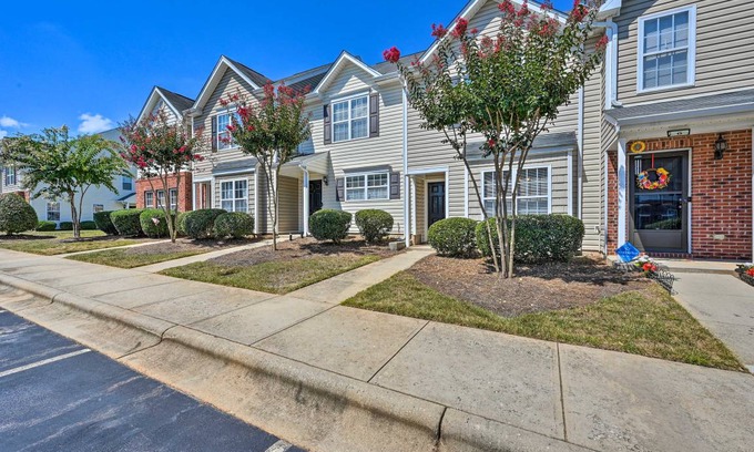 Greensboro Apartment | 109 m² Apartment ∙ 2 bedrooms ∙ 4 guests