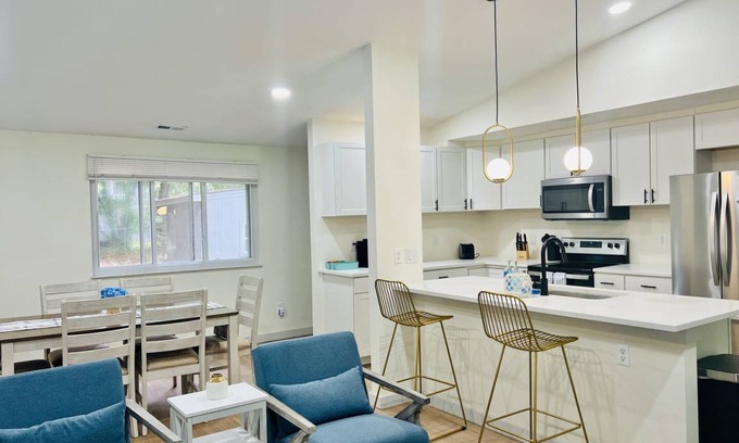Northeast Raleigh House | 110 m² House ∙ 3 bedrooms ∙ 6 guests