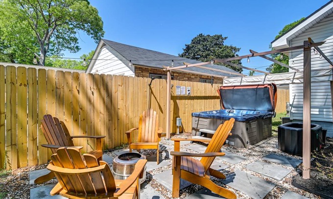 Terry Sanford House | 110 m² House ∙ 2 bedrooms ∙ 4 guests