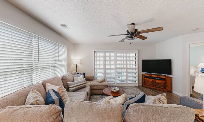 Sea Trail Condo | 111 m² Condo ∙ 2 bedrooms ∙ 8 guests