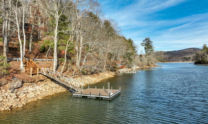 Cullowhee House | 111 m² House ∙ 2 bedrooms ∙ 6 guests