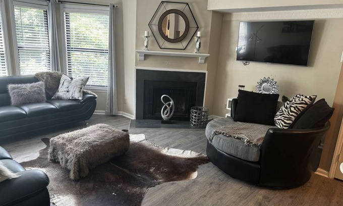 Third Ward Condo | 114 m² Condo ∙ 2 bedrooms ∙ 2 guests