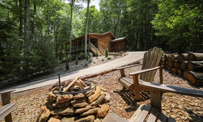 Cullowhee House | 116 m² House ∙ 2 bedrooms ∙ 6 guests