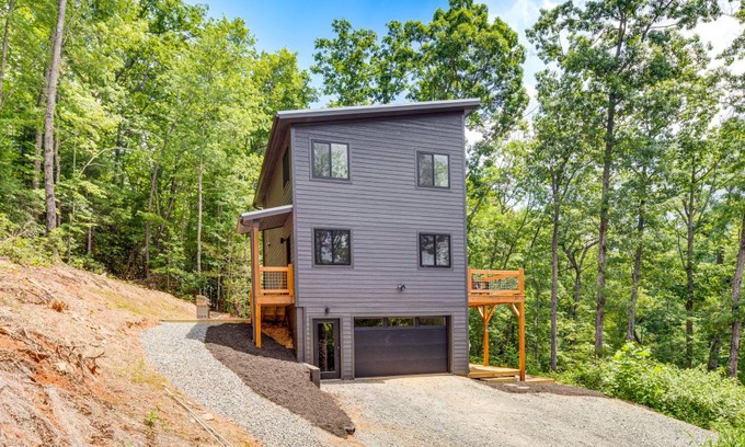 Hendersonville House | 118 m² House ∙ 3 bedrooms ∙ 6 guests