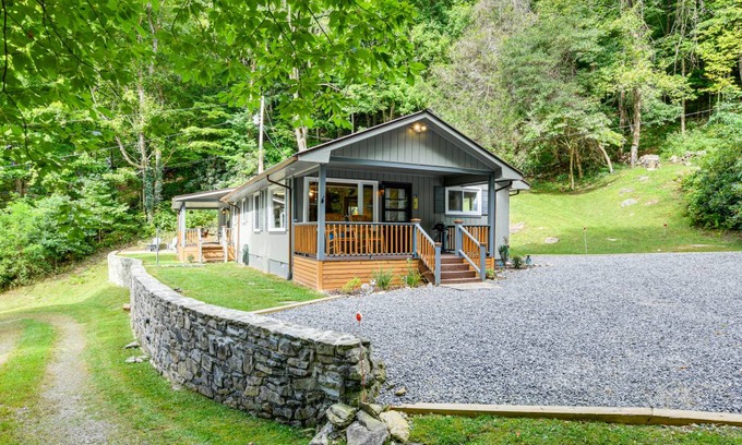 Maggie Valley Cottage | 120 m² Cabin ∙ 2 bedrooms ∙ 6 guests