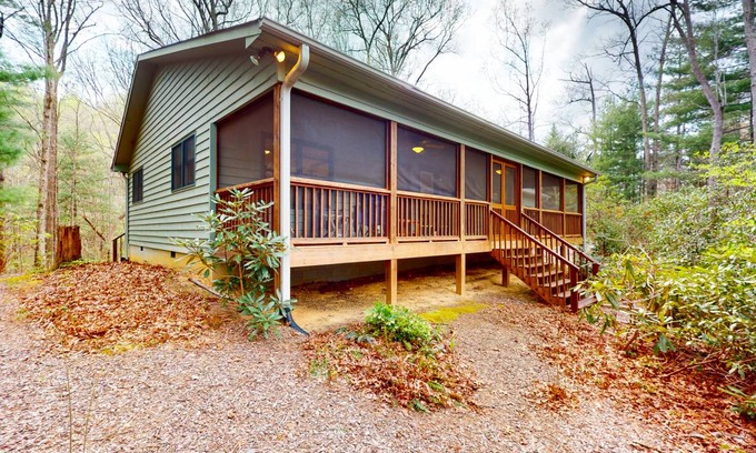 Winfield Cove Cabin | 121 m² Cabin ∙ 3 bedrooms ∙ 6 guests
