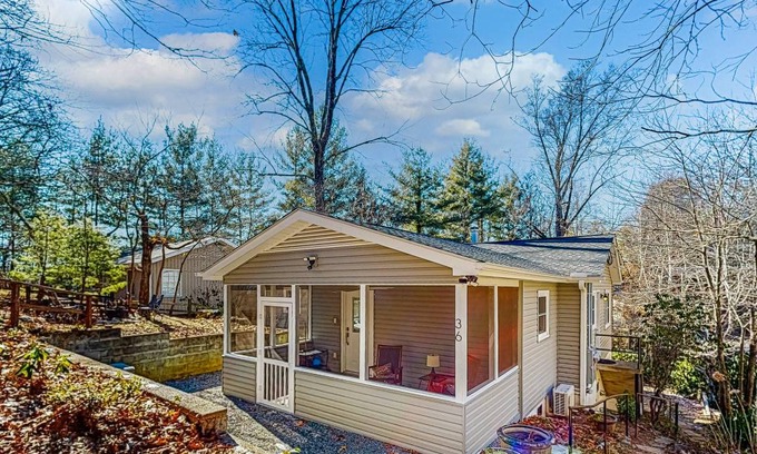 Lake Junaluska House | 121 m² House ∙ 4 bedrooms ∙ 9 guests