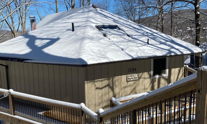 Beech Mountain Ski Chalet | 1300 ft to Ski Beech! New decks and interior updates. Great views Last min deals