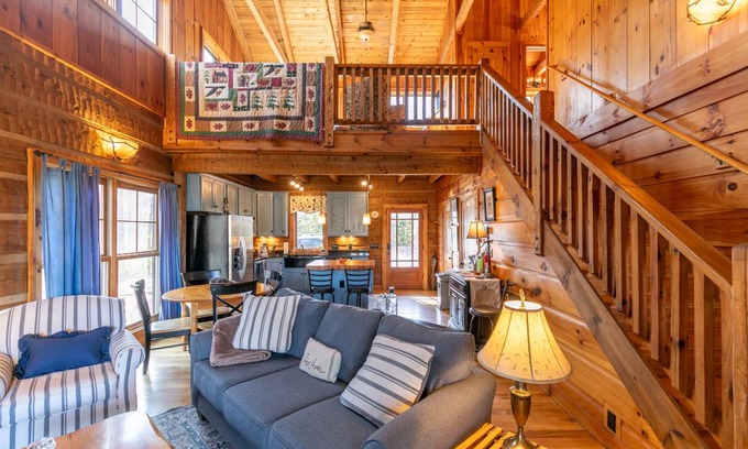 Boone Cabin | 138 m² Cabin ∙ 2 bedrooms ∙ 6 guests