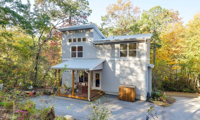 Ridgecrest House | 139 m² House ∙ 3 bedrooms ∙ 6 guests