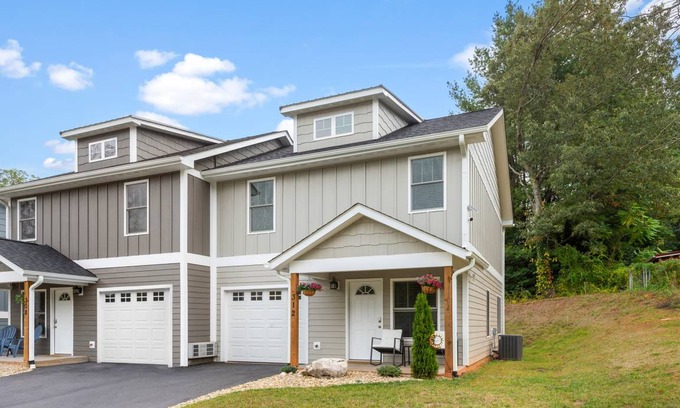Asheville House | 140 m² House ∙ 6 bedrooms ∙ 16 guests
