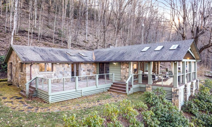 Waynesville House | 142 m² House ∙ 3 bedrooms ∙ 8 guests