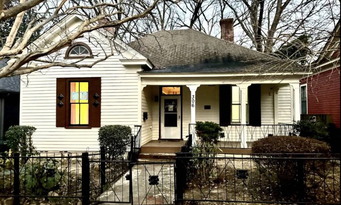 Historic Oakwood House | 144 m² House ∙ 3 bedrooms ∙ 6 guests