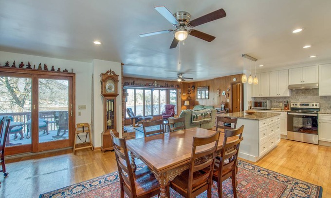 Lake Junaluska House | 146 m² House ∙ 4 bedrooms ∙ 14 guests