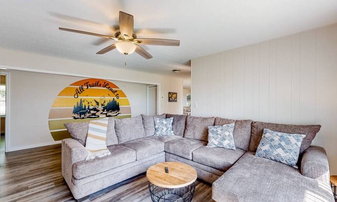 Mills River House | 147 m² House ∙ 3 bedrooms ∙ 8 guests