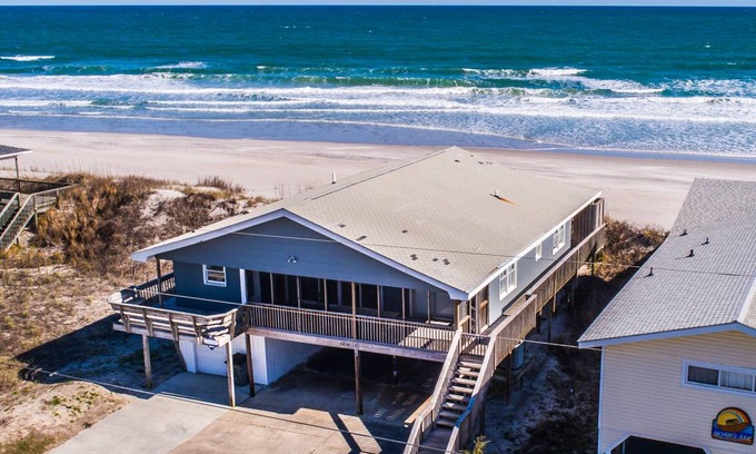 Topsail Beach House | 150 m² House ∙ 4 bedrooms ∙ 8 guests