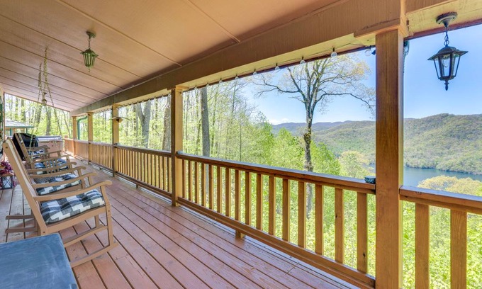Topton House | 169 m² House ∙ 3 bedrooms ∙ 8 guests