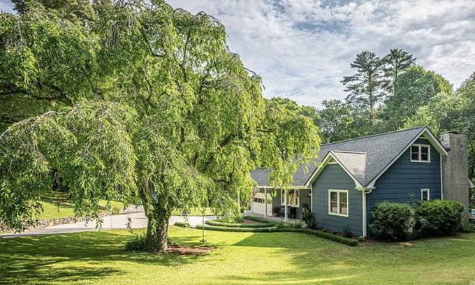 Pisgah Forest House | 169 m² House ∙ 3 bedrooms ∙ 8 guests