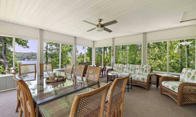 Wilkesboro Cabin | 171 m² Cabin ∙ 2 bedrooms ∙ 11 guests