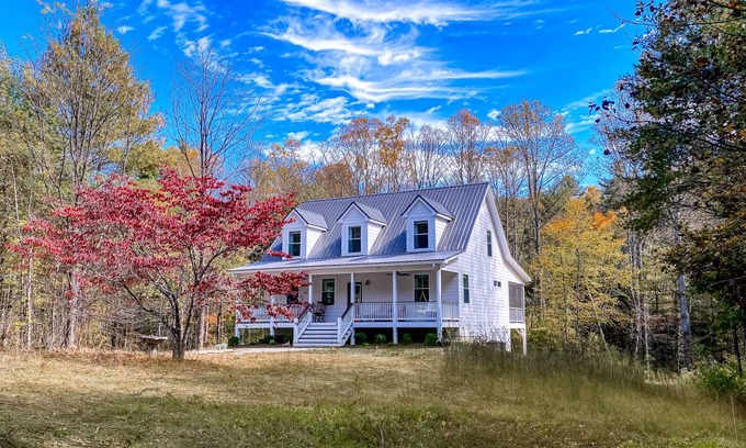 Hendersonville House | 174 m² House ∙ 3 bedrooms ∙ 8 guests