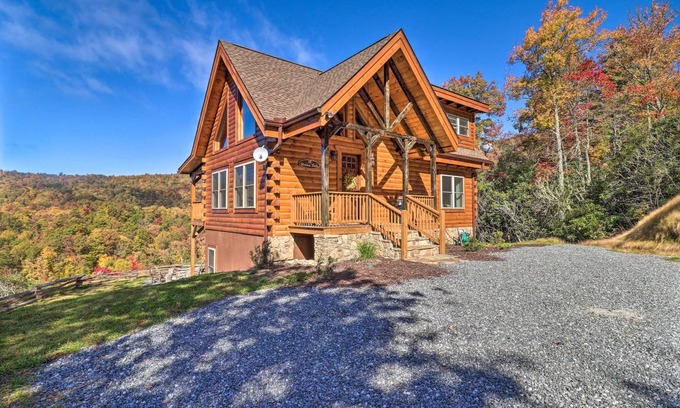 Bryson City House | 183 m² House ∙ 3 bedrooms ∙ 8 guests