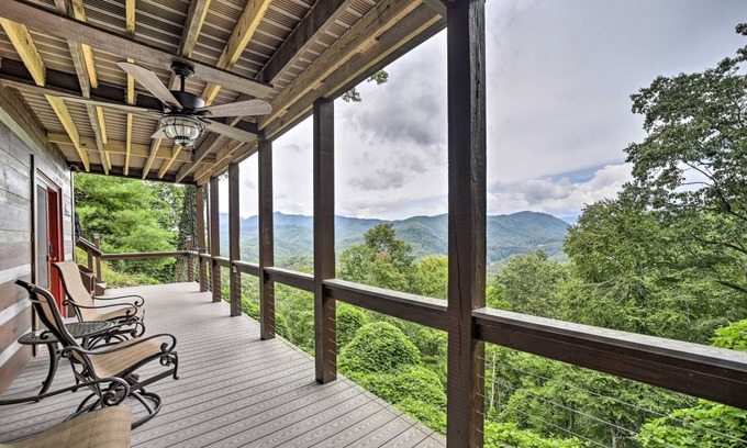Bryson City House | 185 m² House ∙ 3 bedrooms ∙ 6 guests