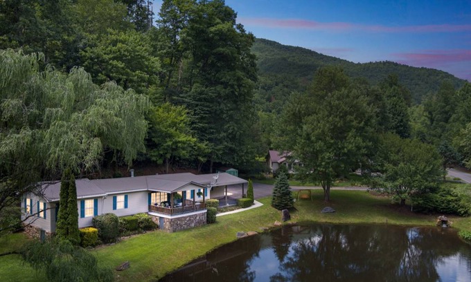 Whittier House | 186 m² House ∙ 4 bedrooms ∙ 12 guests