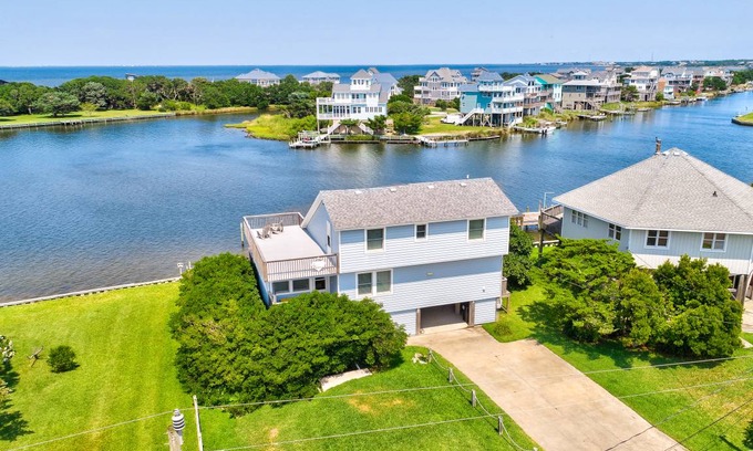 Brigands' Bay House | 186 m² House ∙ 4 bedrooms ∙ 8 guests