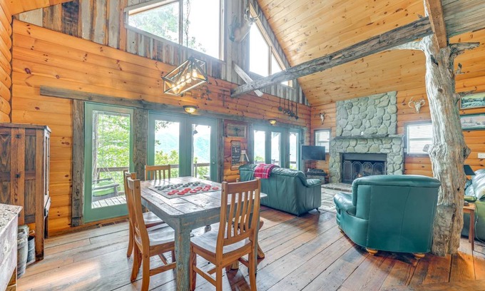 Bryson City House | 192 m² House ∙ 3 bedrooms ∙ 8 guests