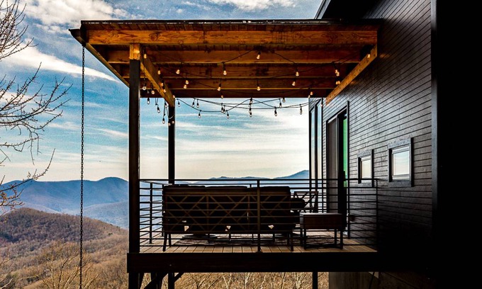 Candler House | 196 m² House ∙ 3 bedrooms ∙ 6 guests