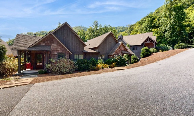 Bear Lake Reserve House | 196 m² House ∙ 4 bedrooms ∙ 11 guests