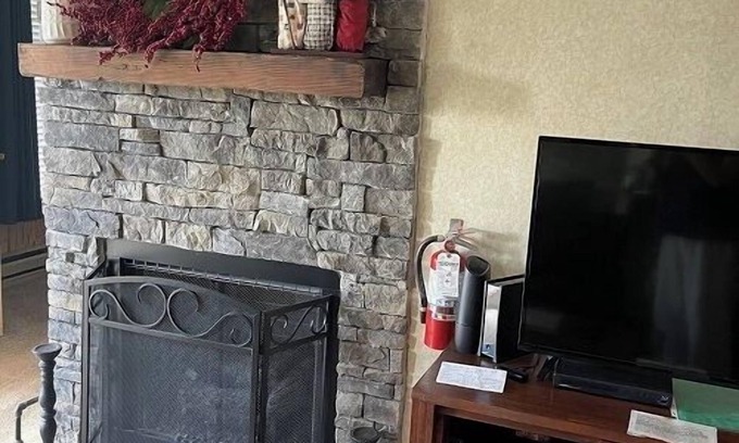 Sugar Mountain Condo | 2 Bedroom Skyleaf Condo rented by Sugar Mountain Lodging, Inc.